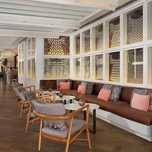 Hotel H10 Universitat (adults Only) ****
